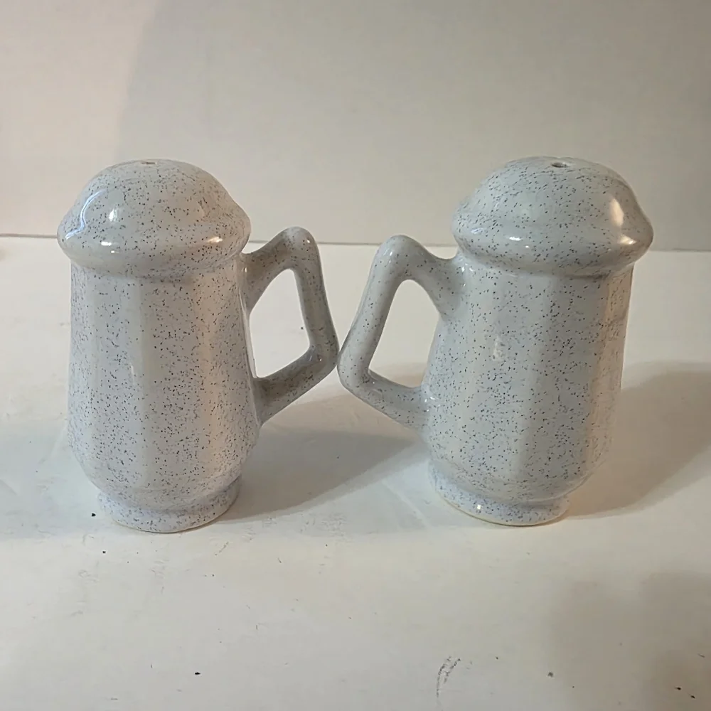Vtg Wyoming Western Salt Pepper Shakers Cowboy Hats Boots  #252